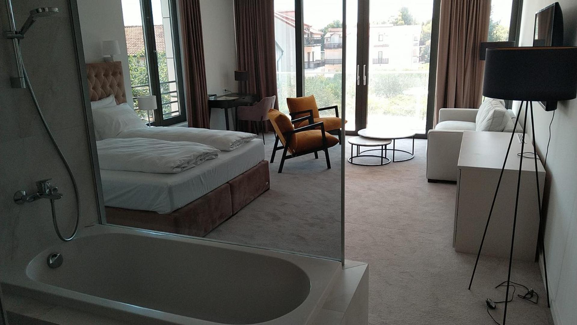 Hotel Oscar Kastela Ngoại thất bức ảnh